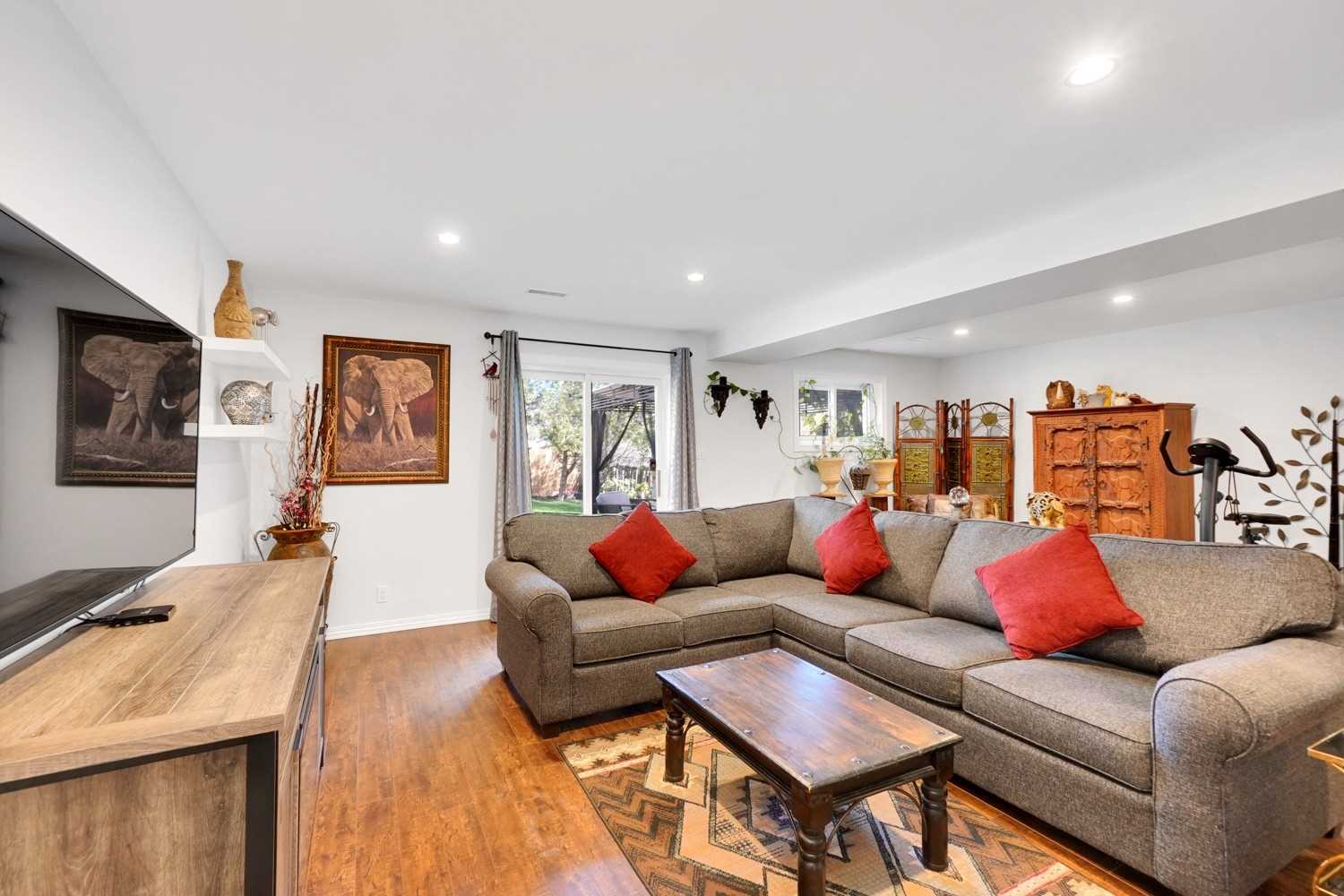 410 Sunset Blvd