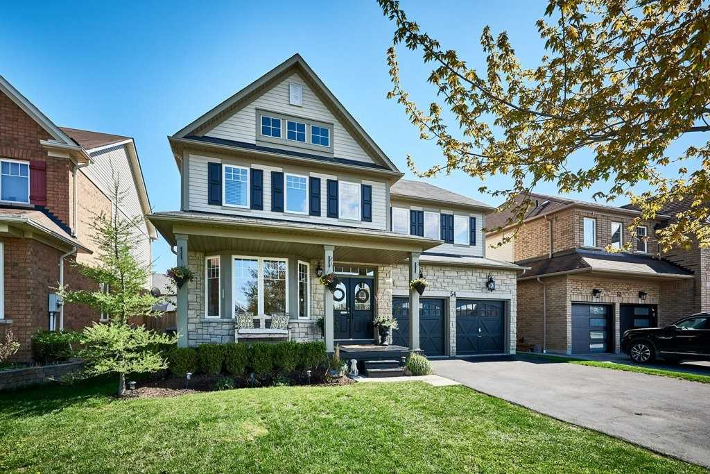 54 Claridge Cres