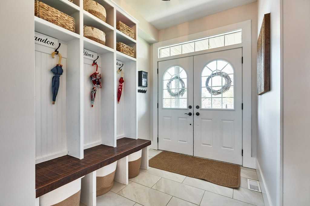 54 Claridge Cres