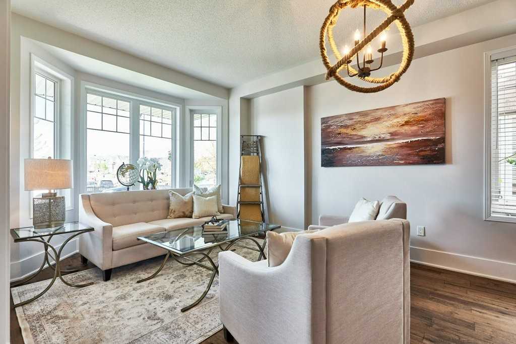 54 Claridge Cres