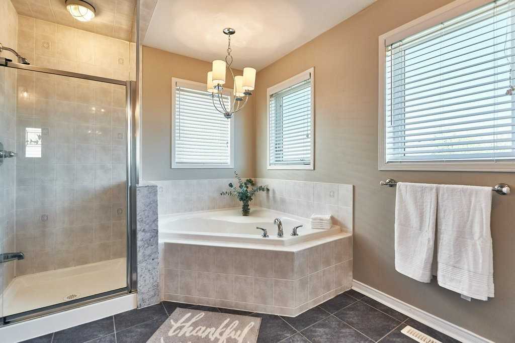 54 Claridge Cres