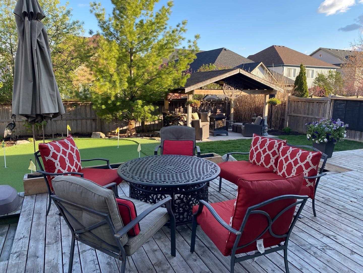 54 Claridge Cres