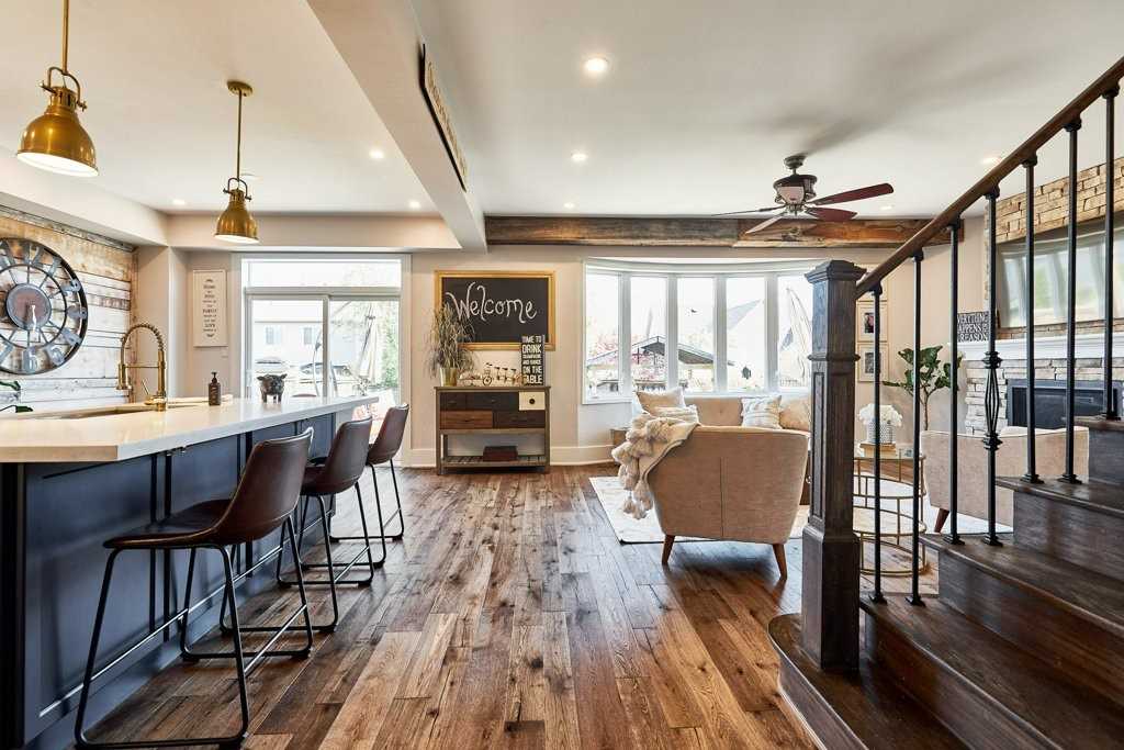 54 Claridge Cres