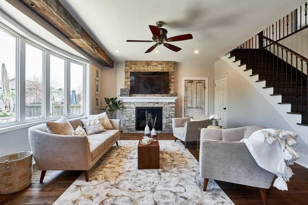 54 Claridge Cres