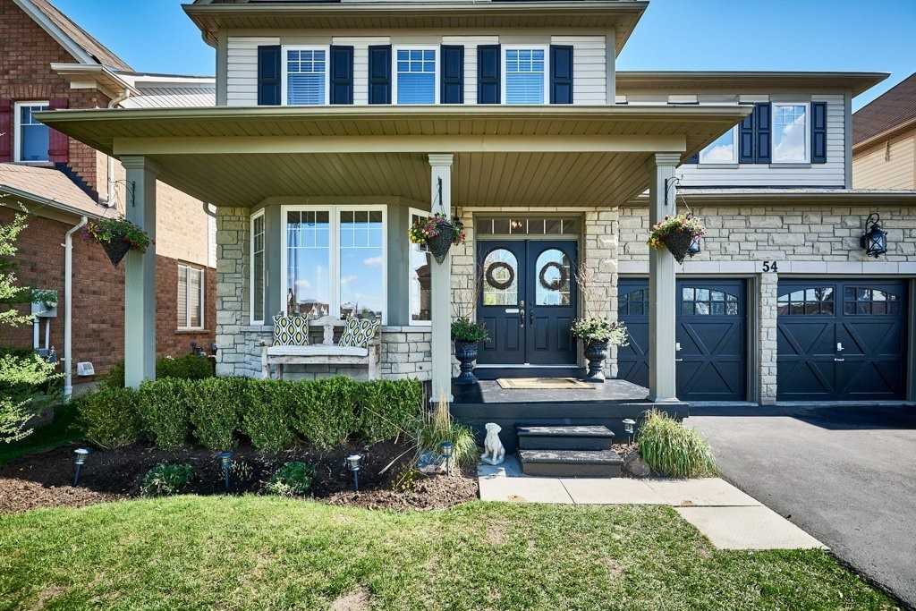 54 Claridge Cres