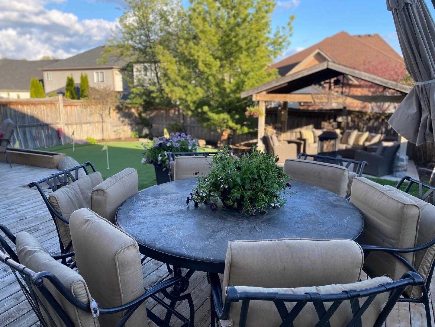 54 Claridge Cres