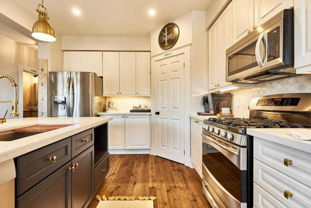 54 Claridge Cres