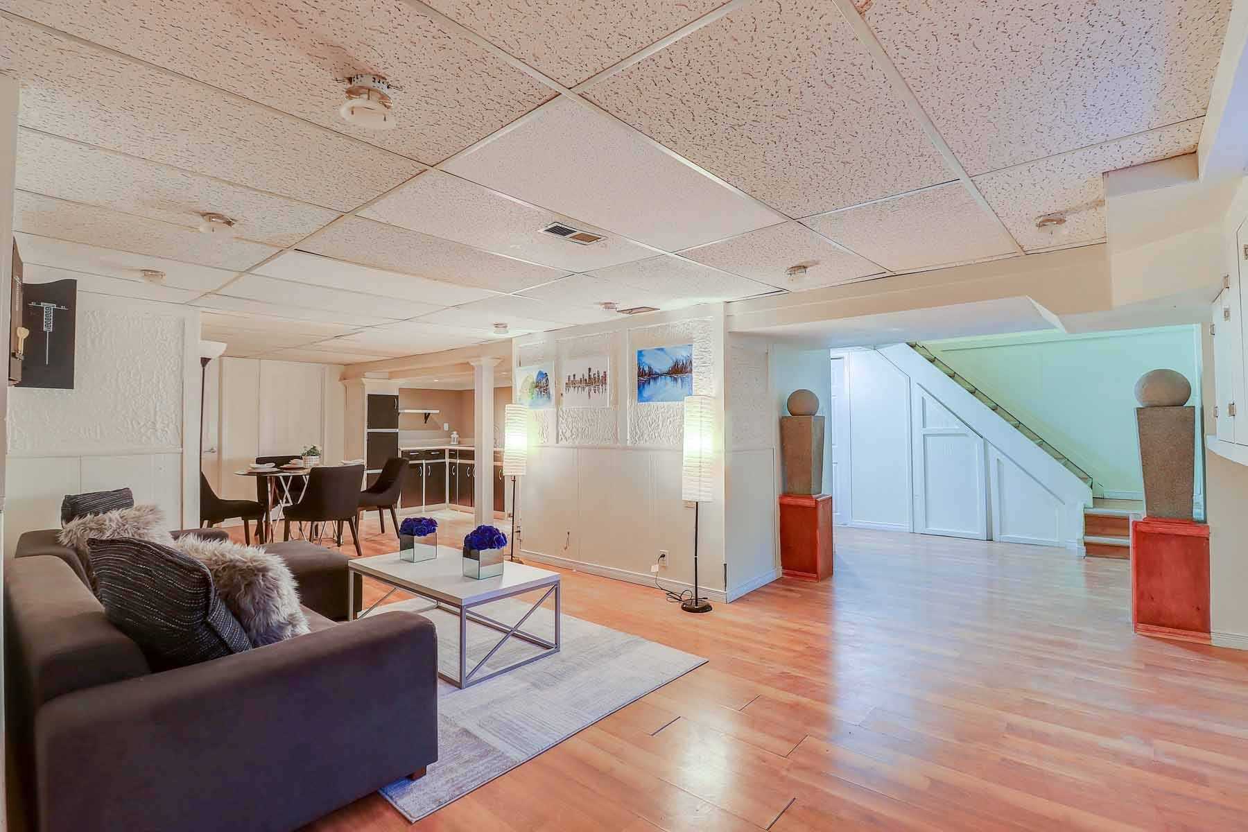 29 Bledlow Manor Dr