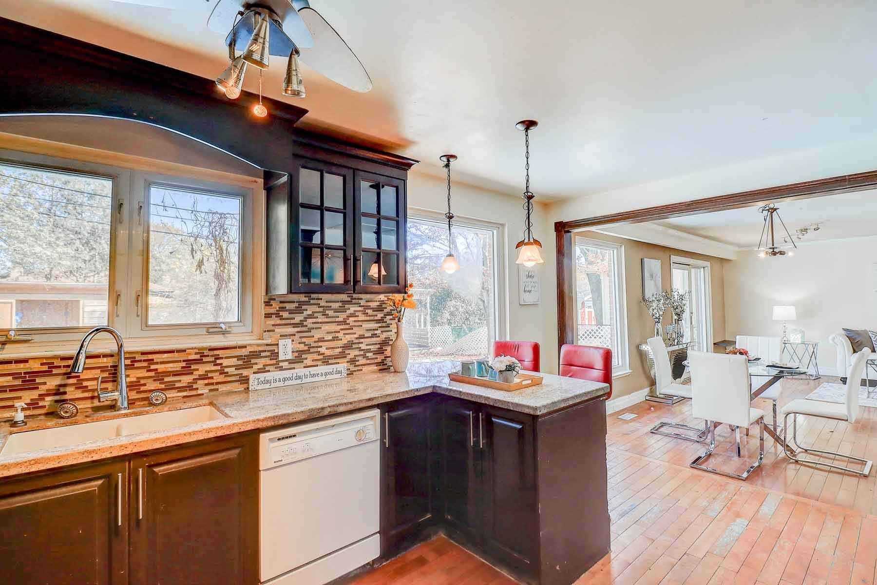 29 Bledlow Manor Dr