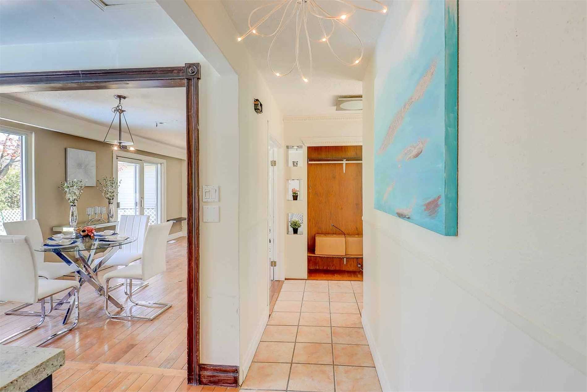 29 Bledlow Manor Dr