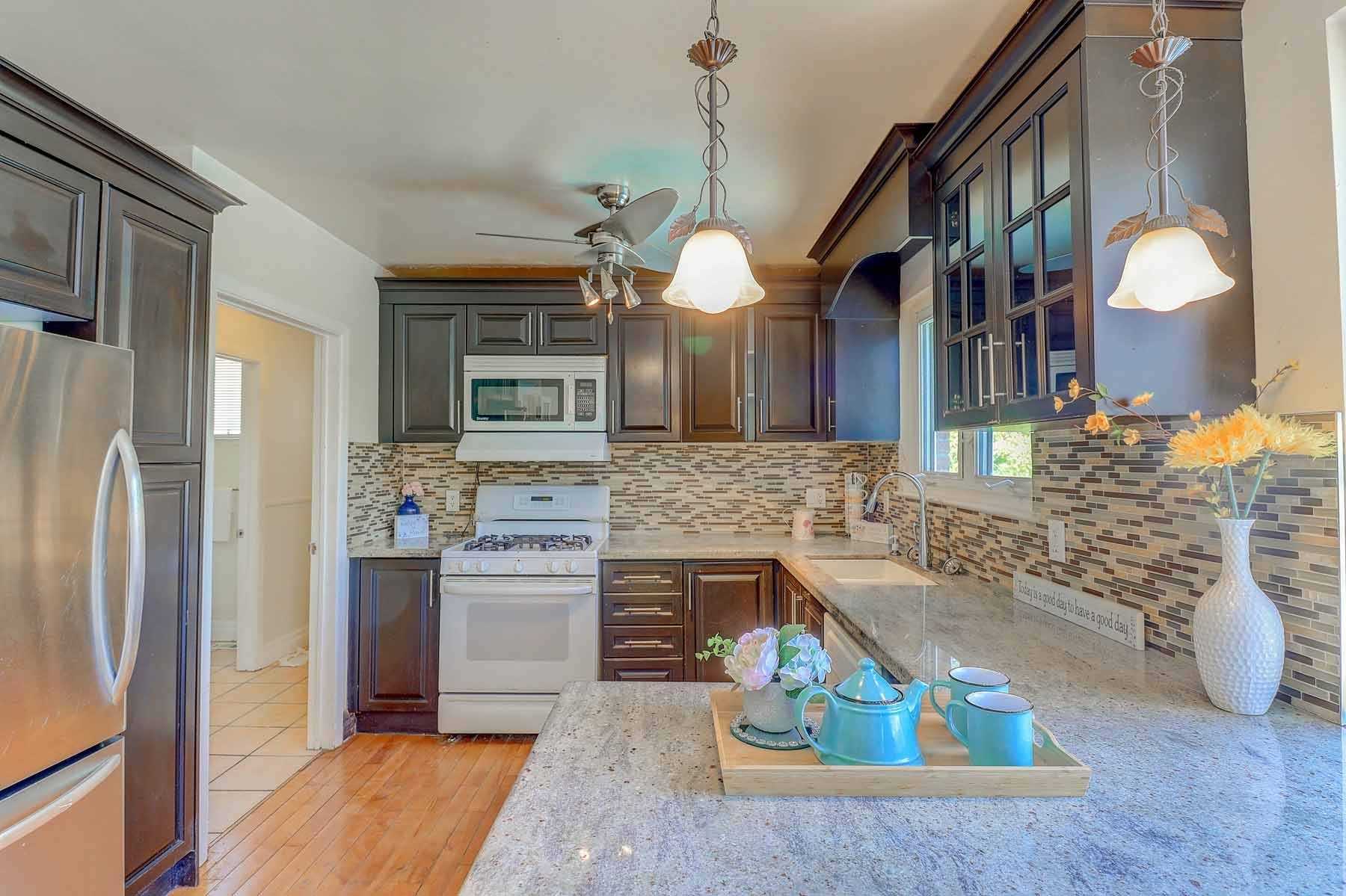 29 Bledlow Manor Dr