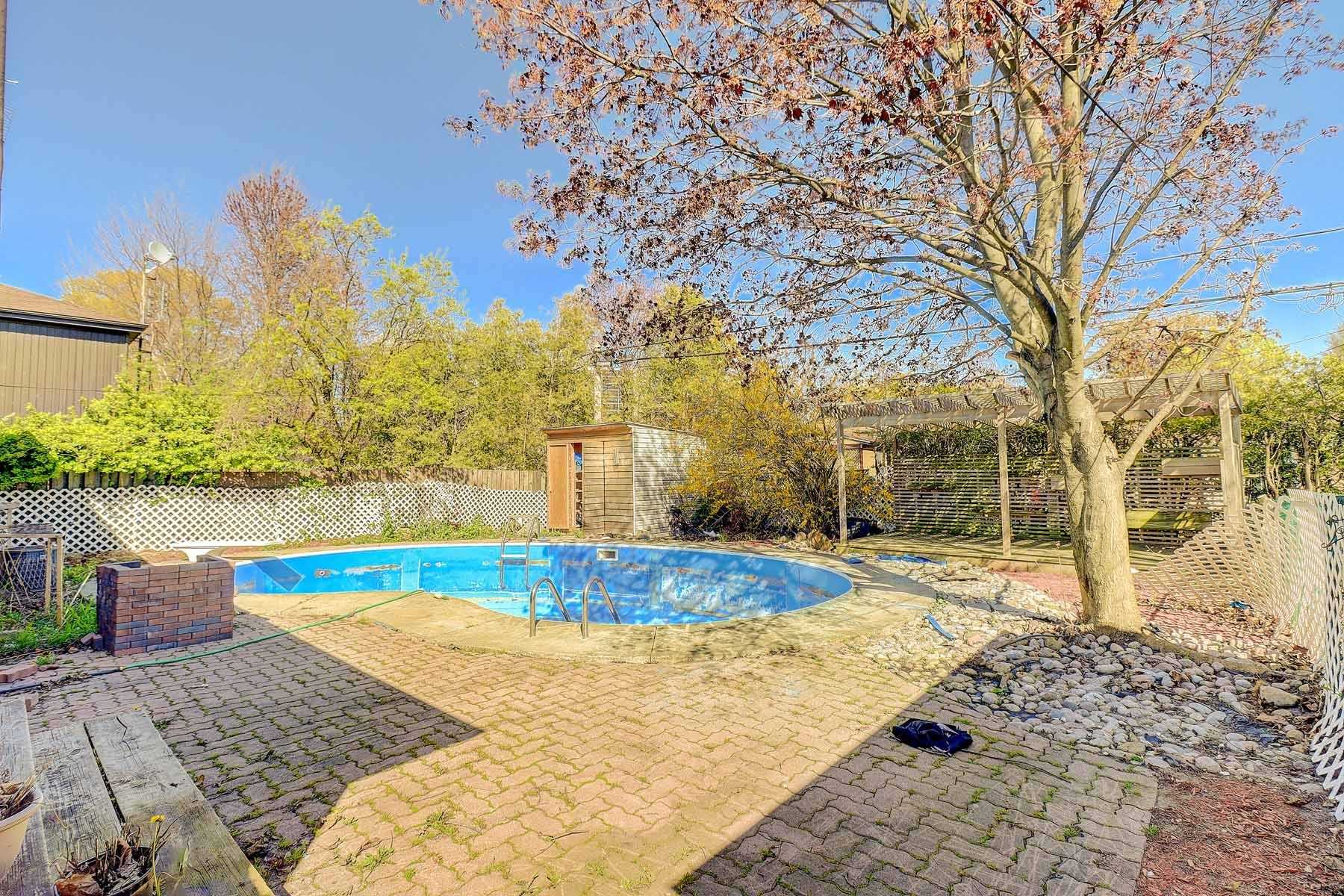 29 Bledlow Manor Dr