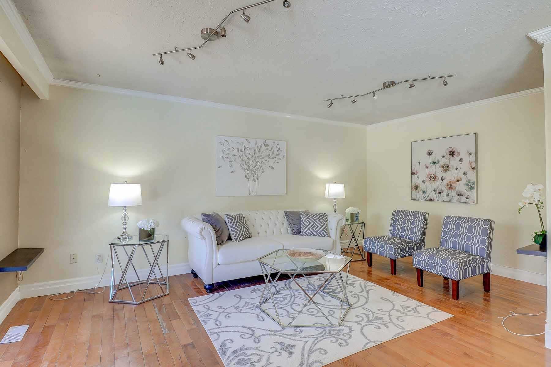 29 Bledlow Manor Dr