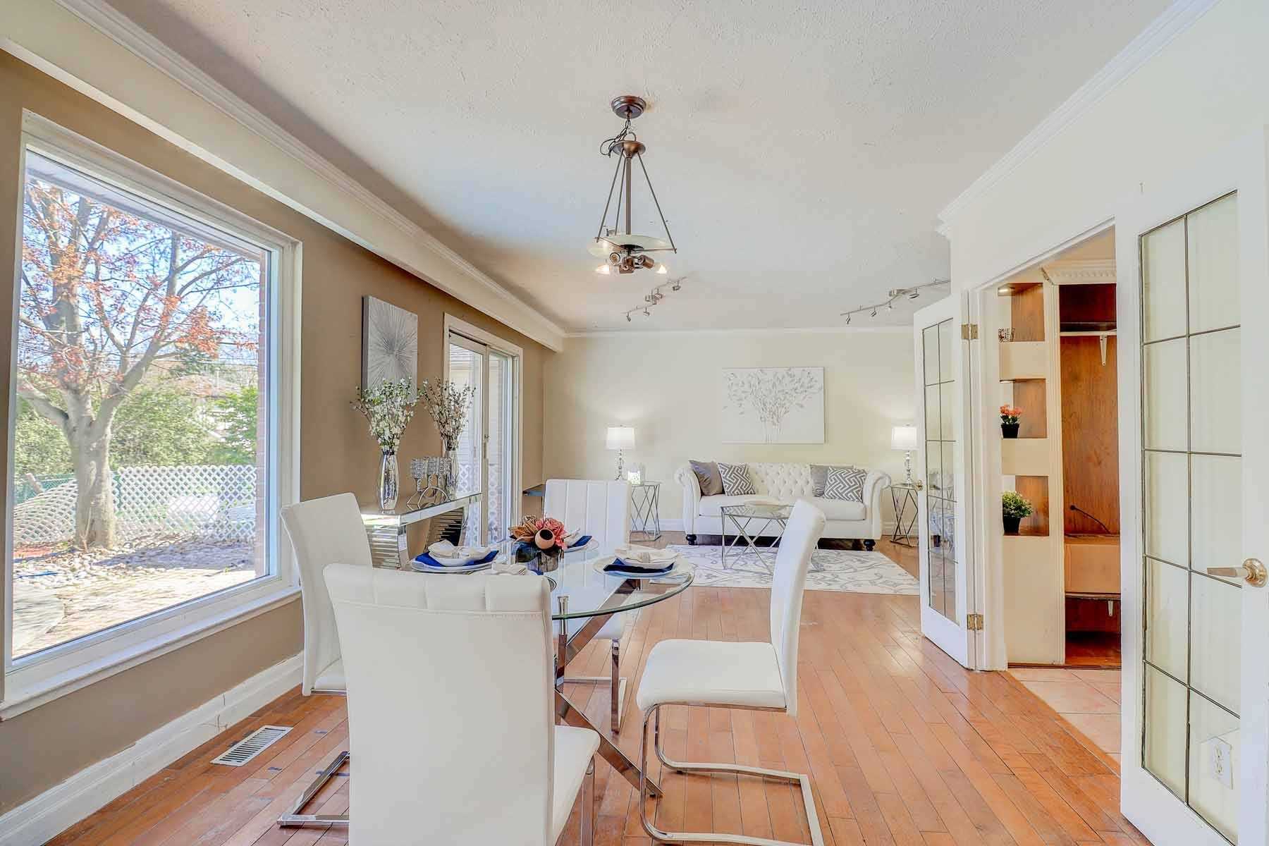 29 Bledlow Manor Dr