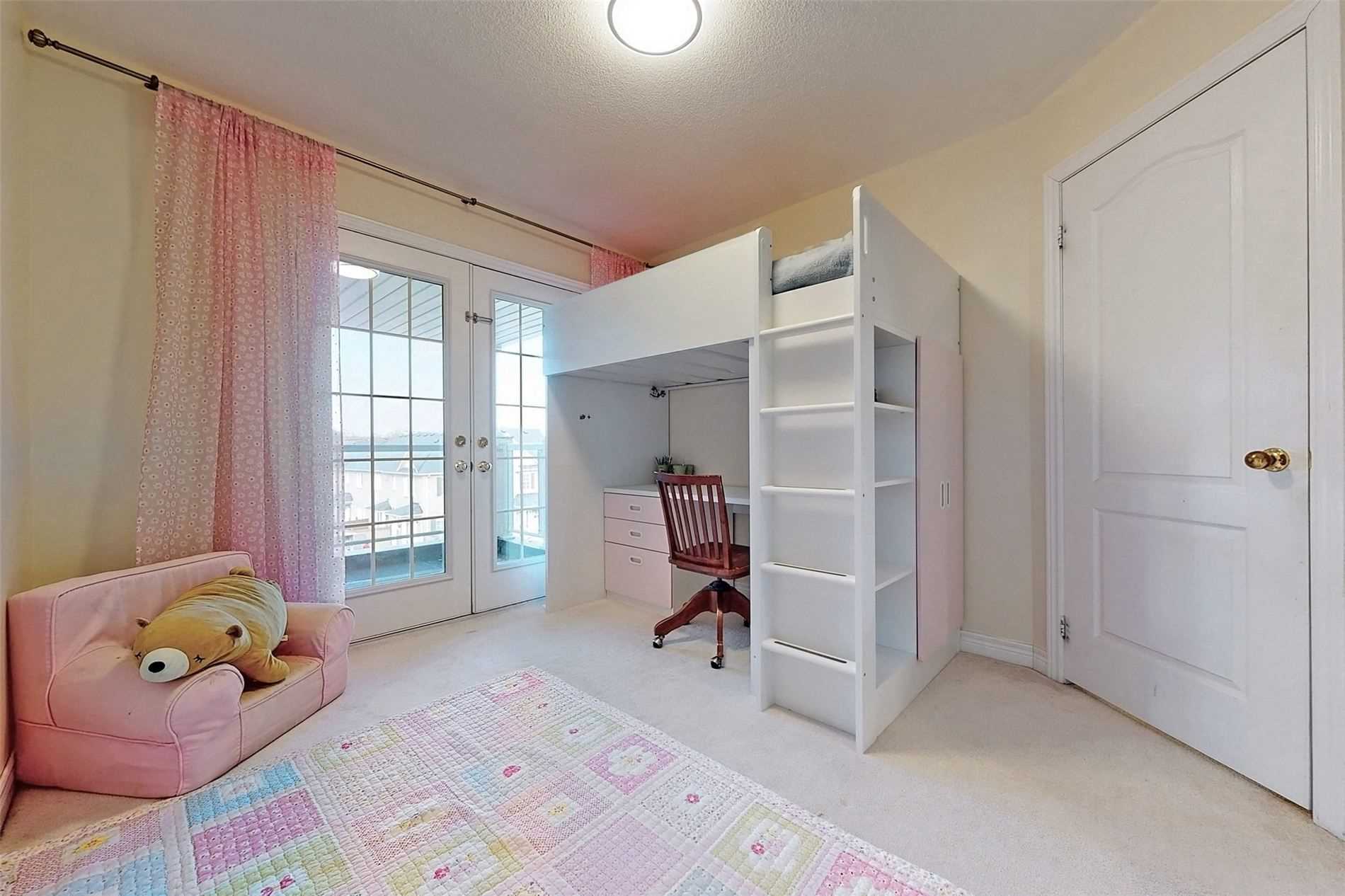 1781 Carousel Dr