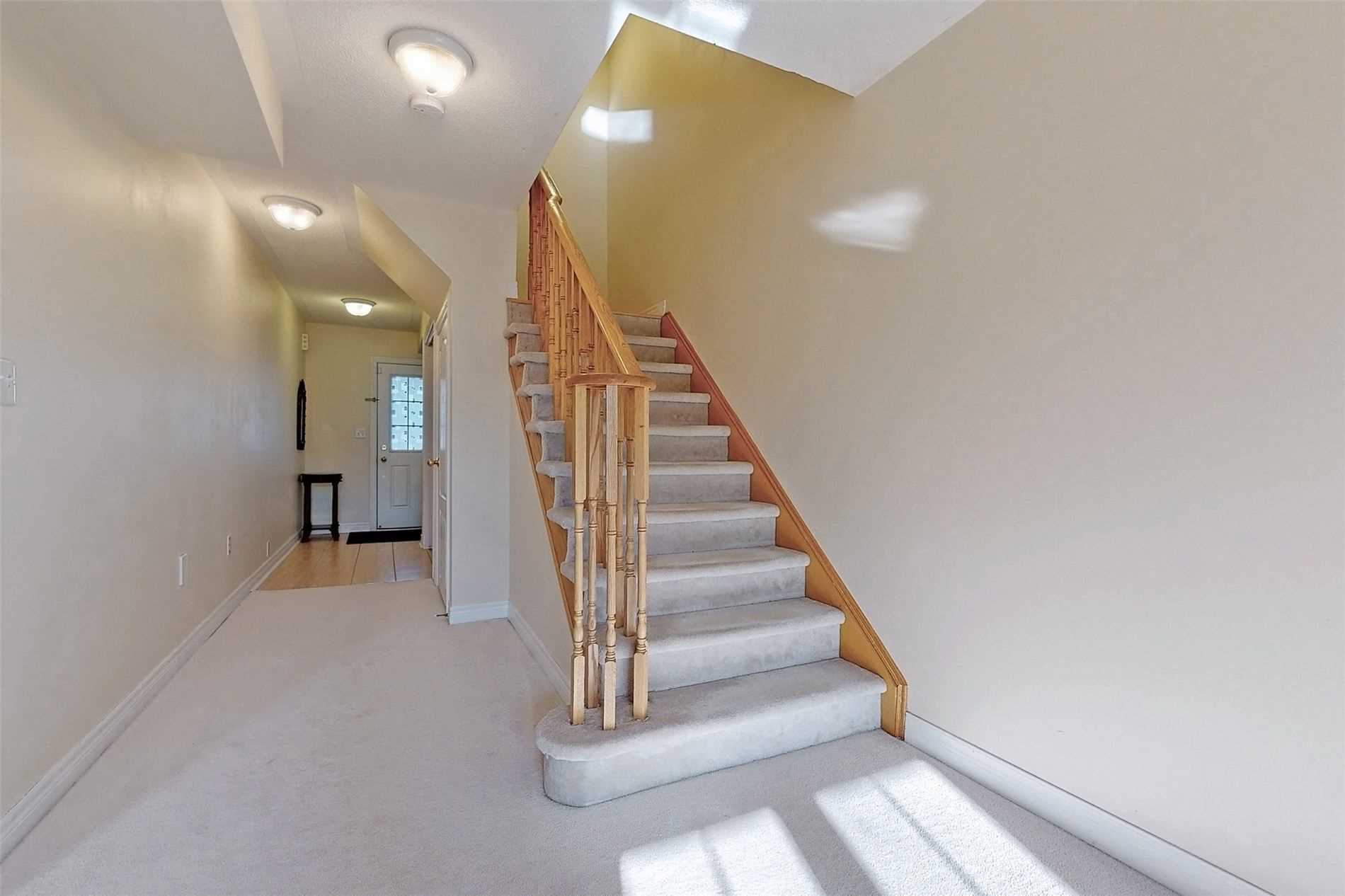 1781 Carousel Dr