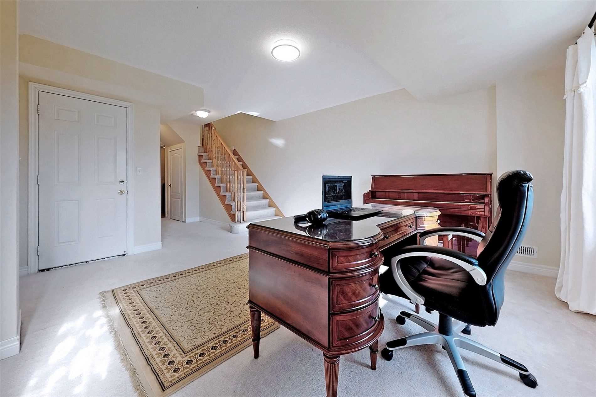 1781 Carousel Dr