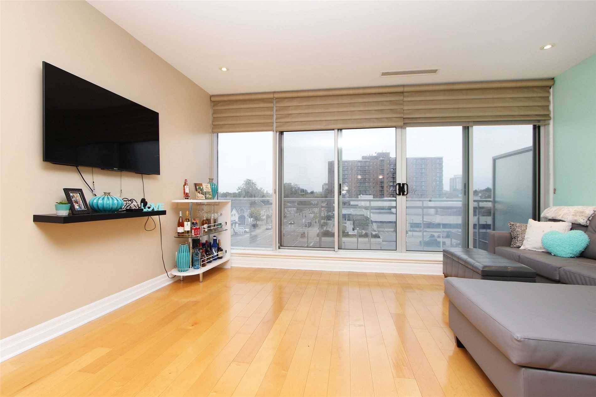 44 Bond St W, #416