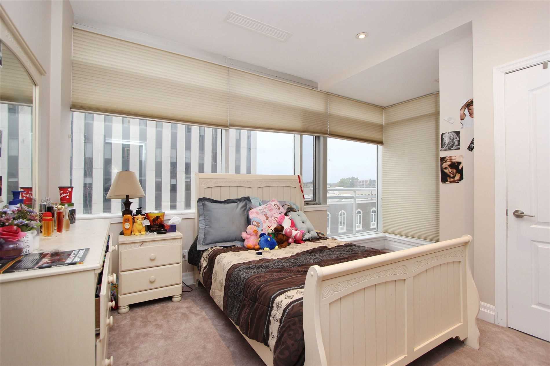 44 Bond St W, #416