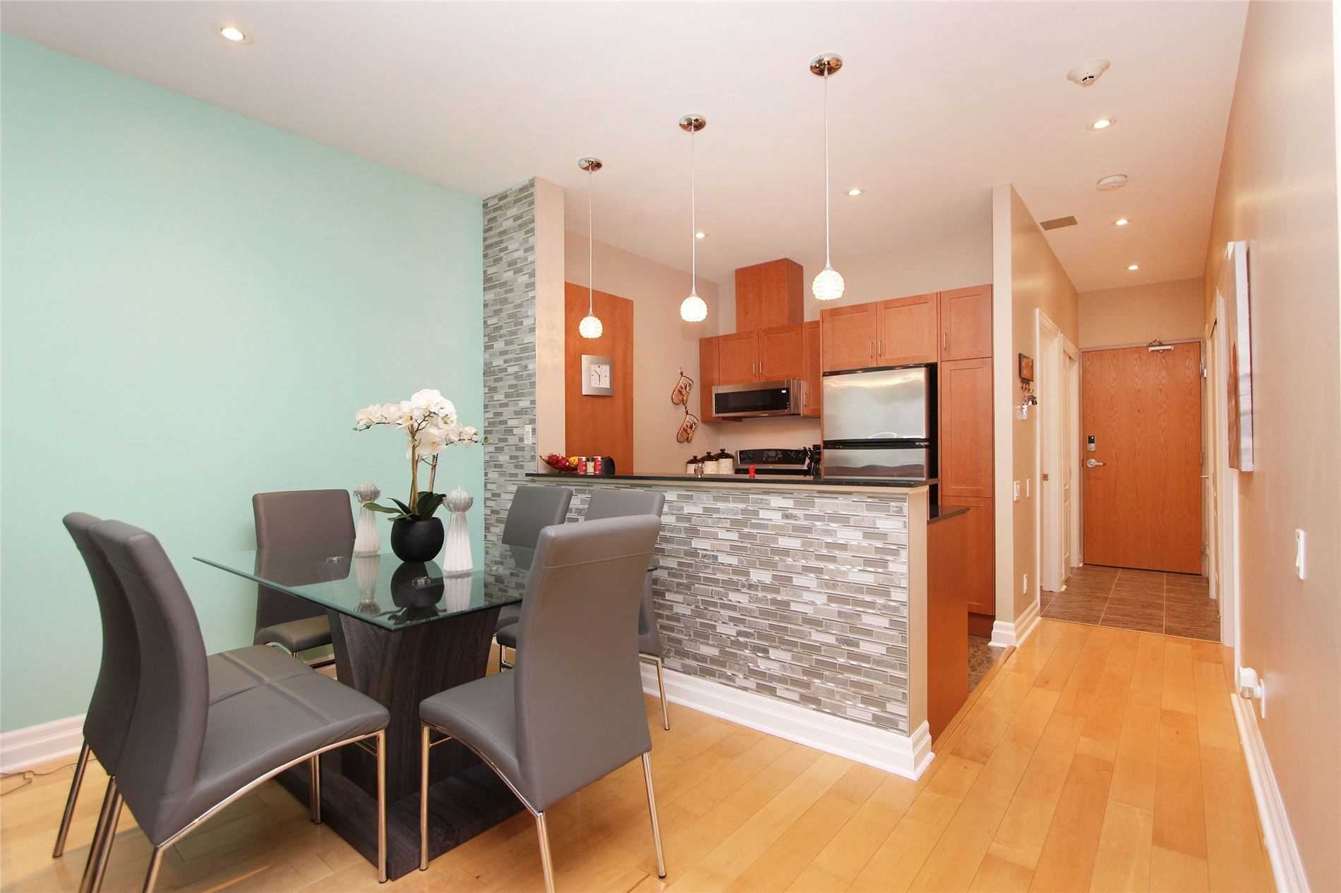44 Bond St W, #416