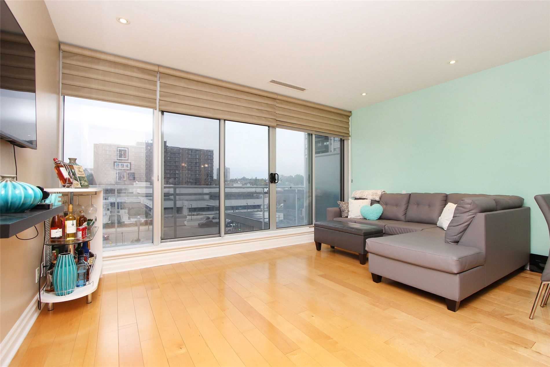 44 Bond St W, #416