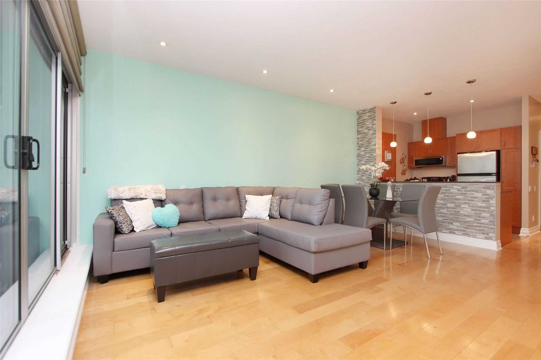 44 Bond St W, #416
