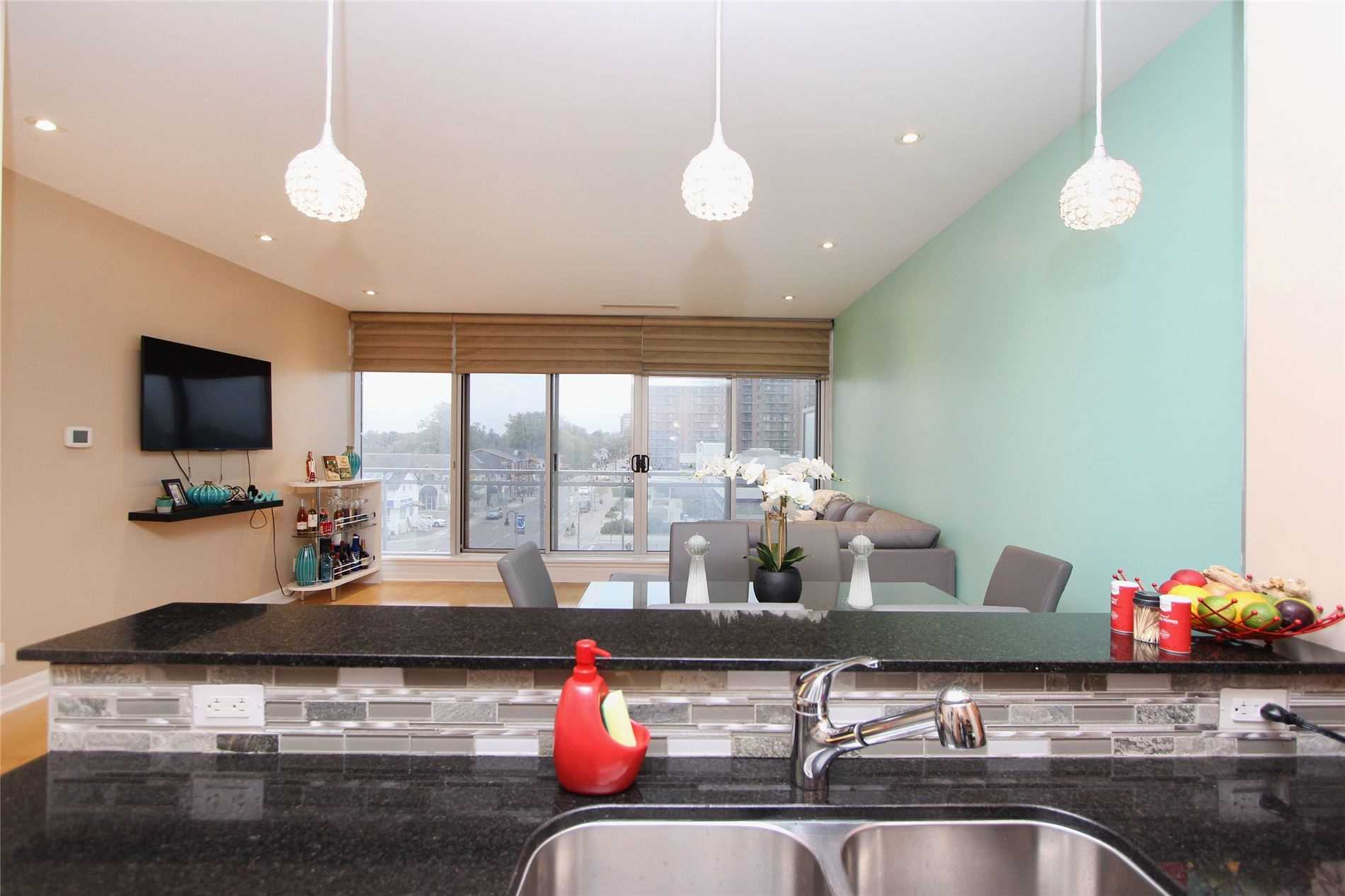 44 Bond St W, #416