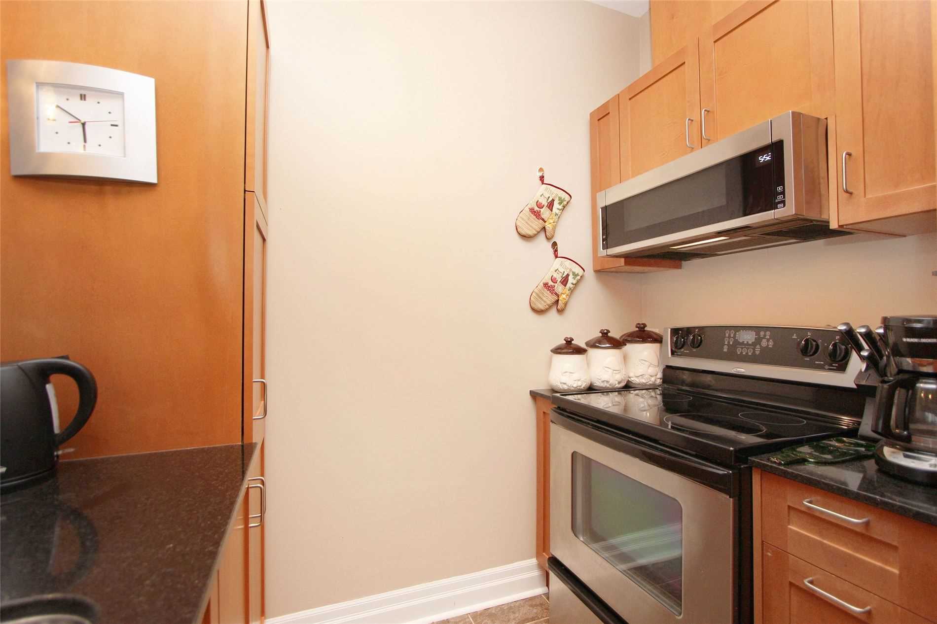 44 Bond St W, #416