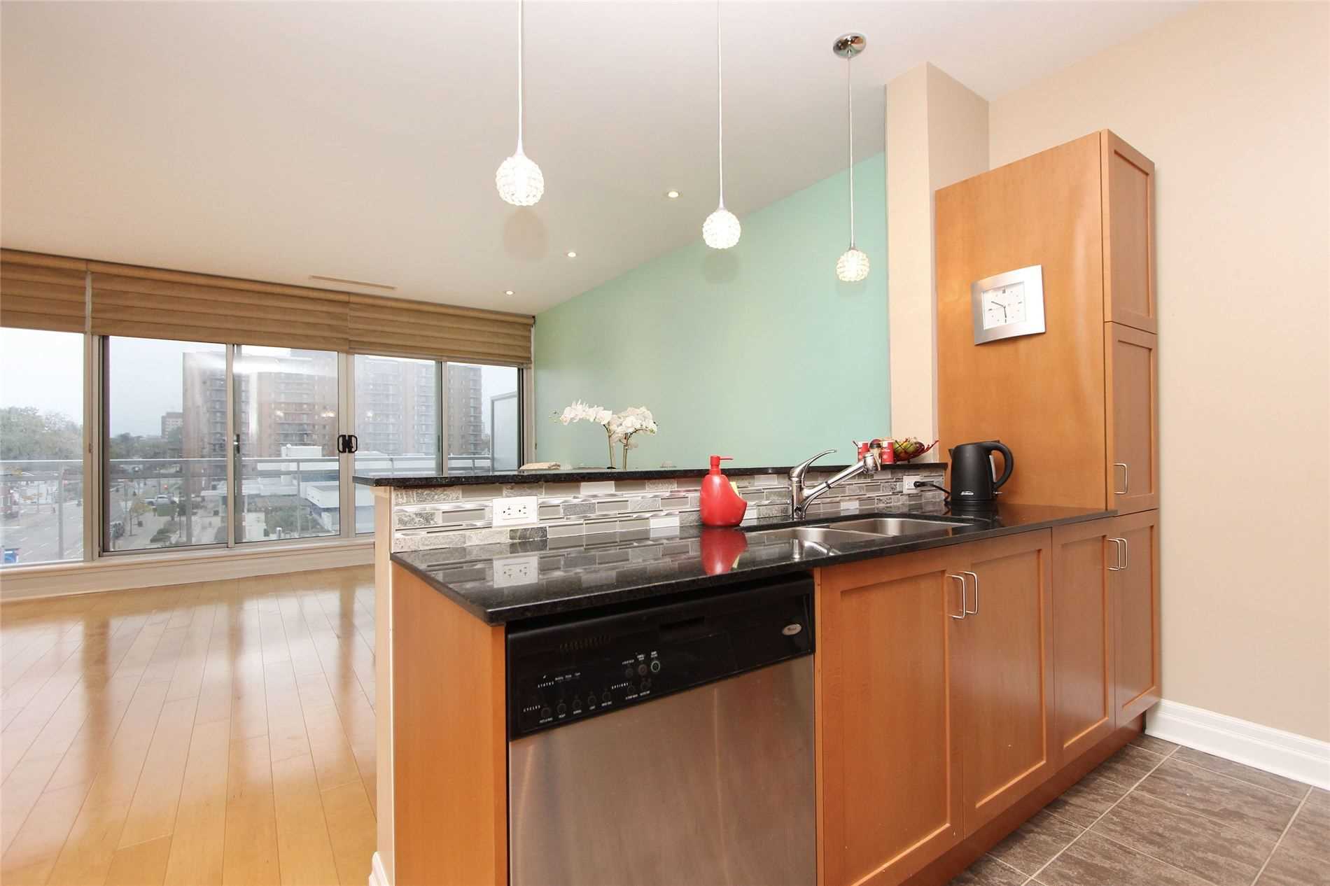44 Bond St W, #416