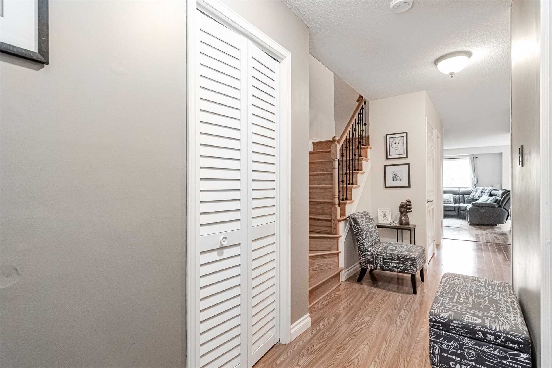 10 Bramwell Dr