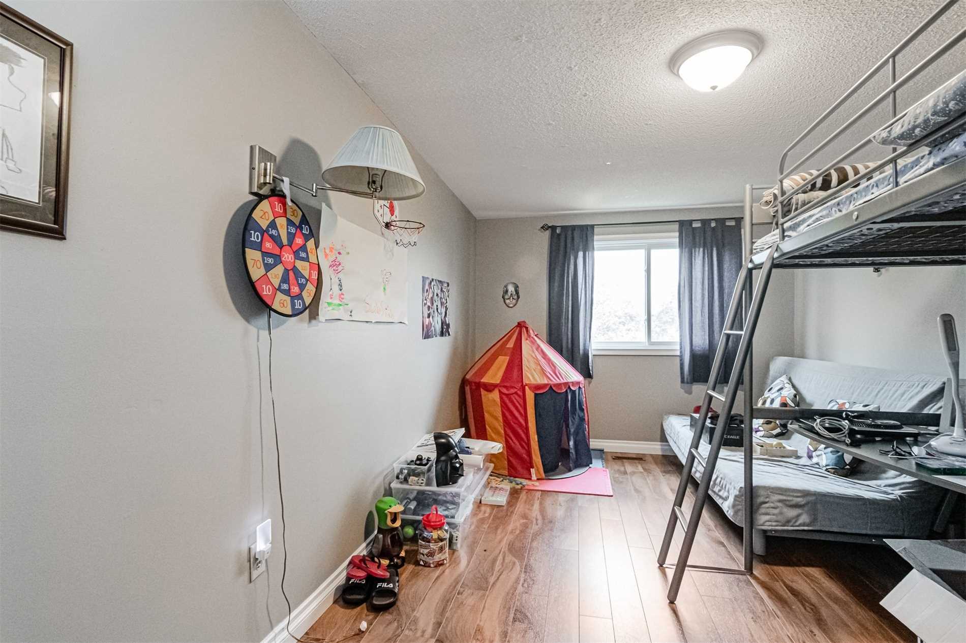 10 Bramwell Dr