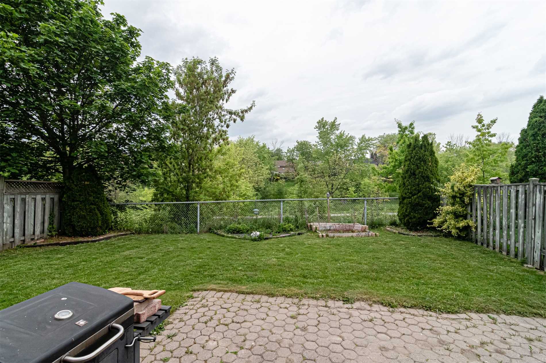 10 Bramwell Dr