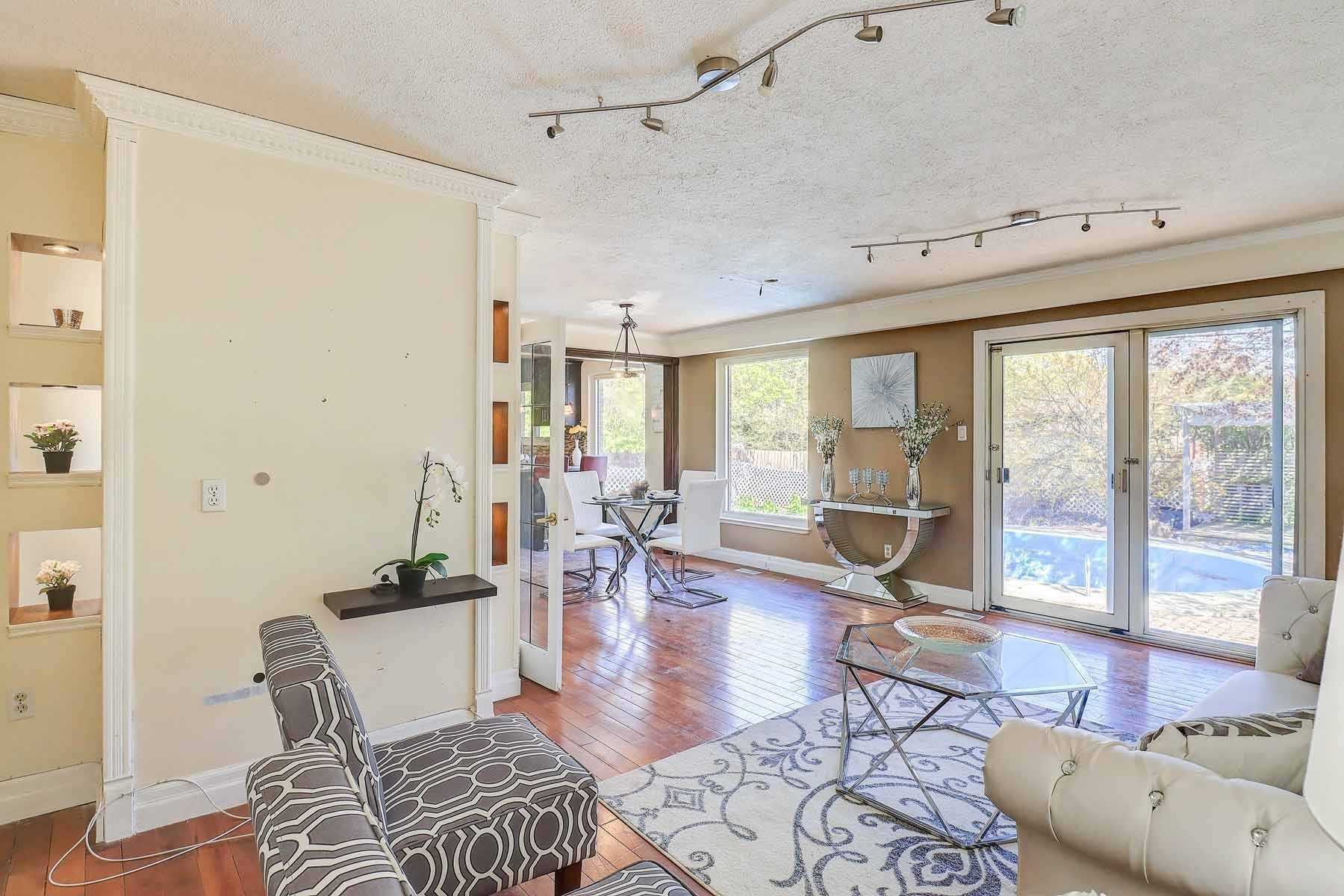 29 Bledlow Manor Dr