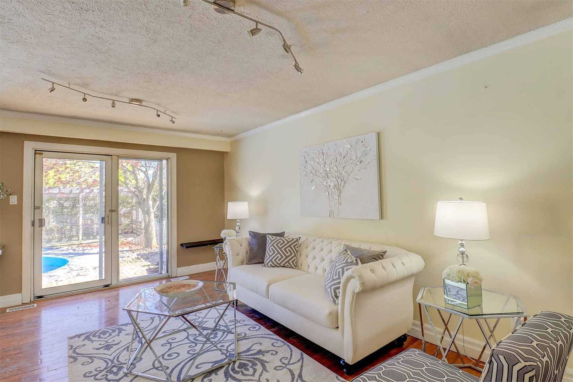 29 Bledlow Manor Dr