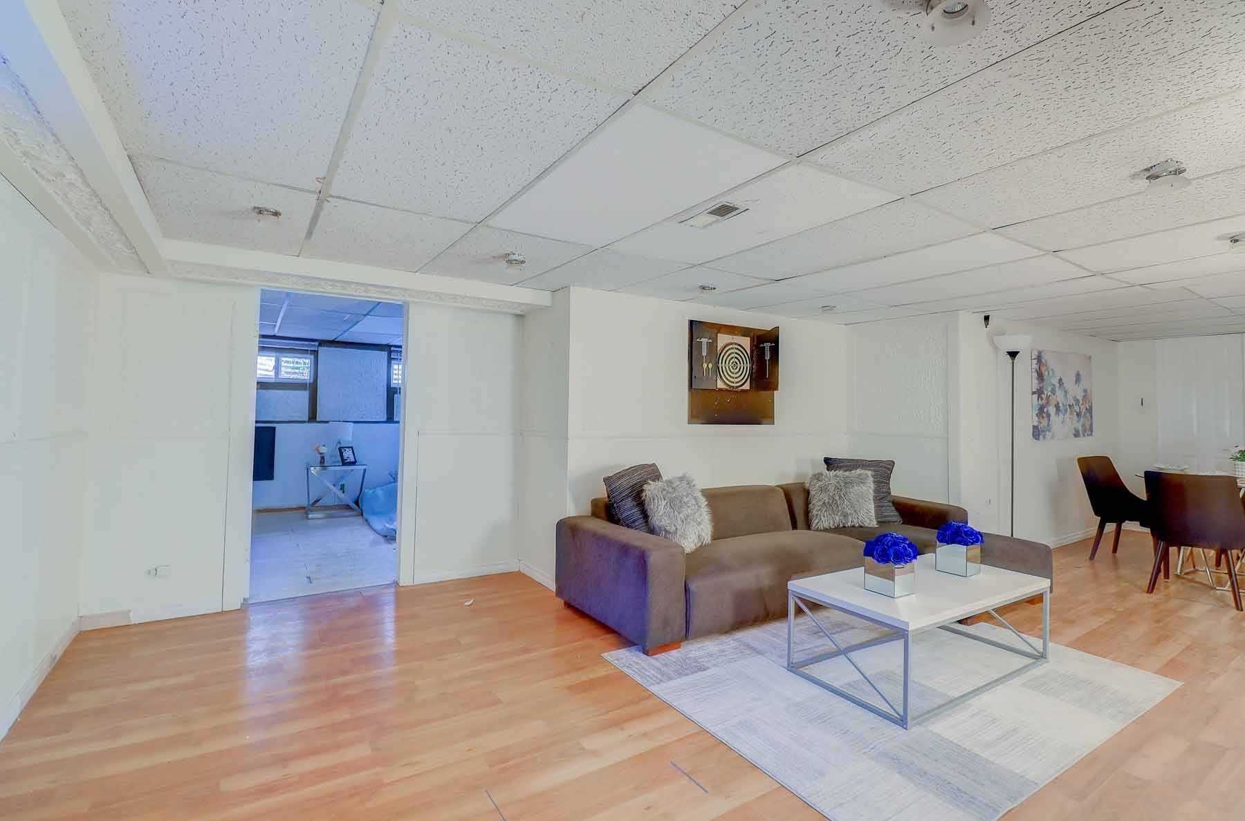 29 Bledlow Manor Dr