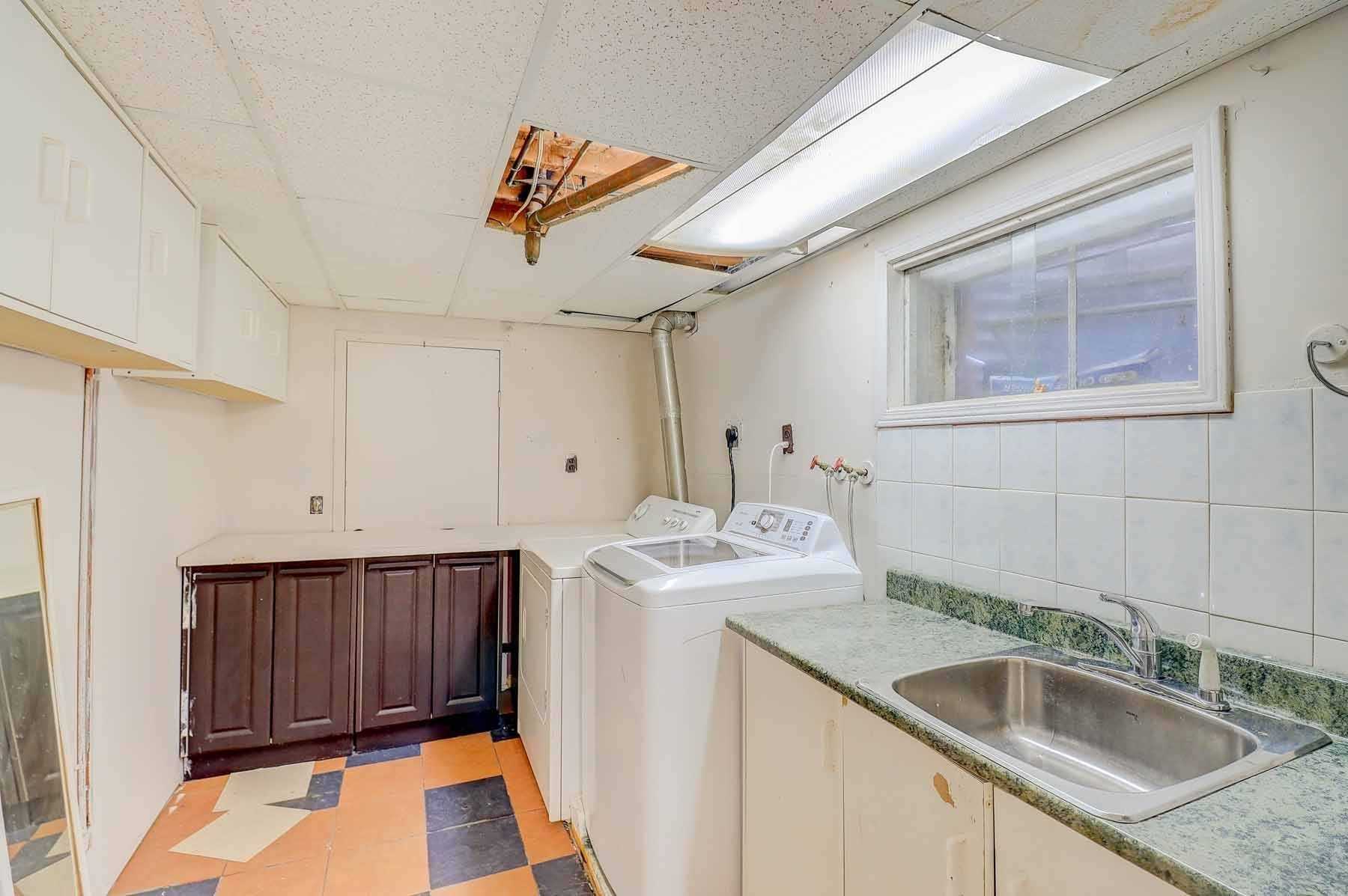 29 Bledlow Manor Dr