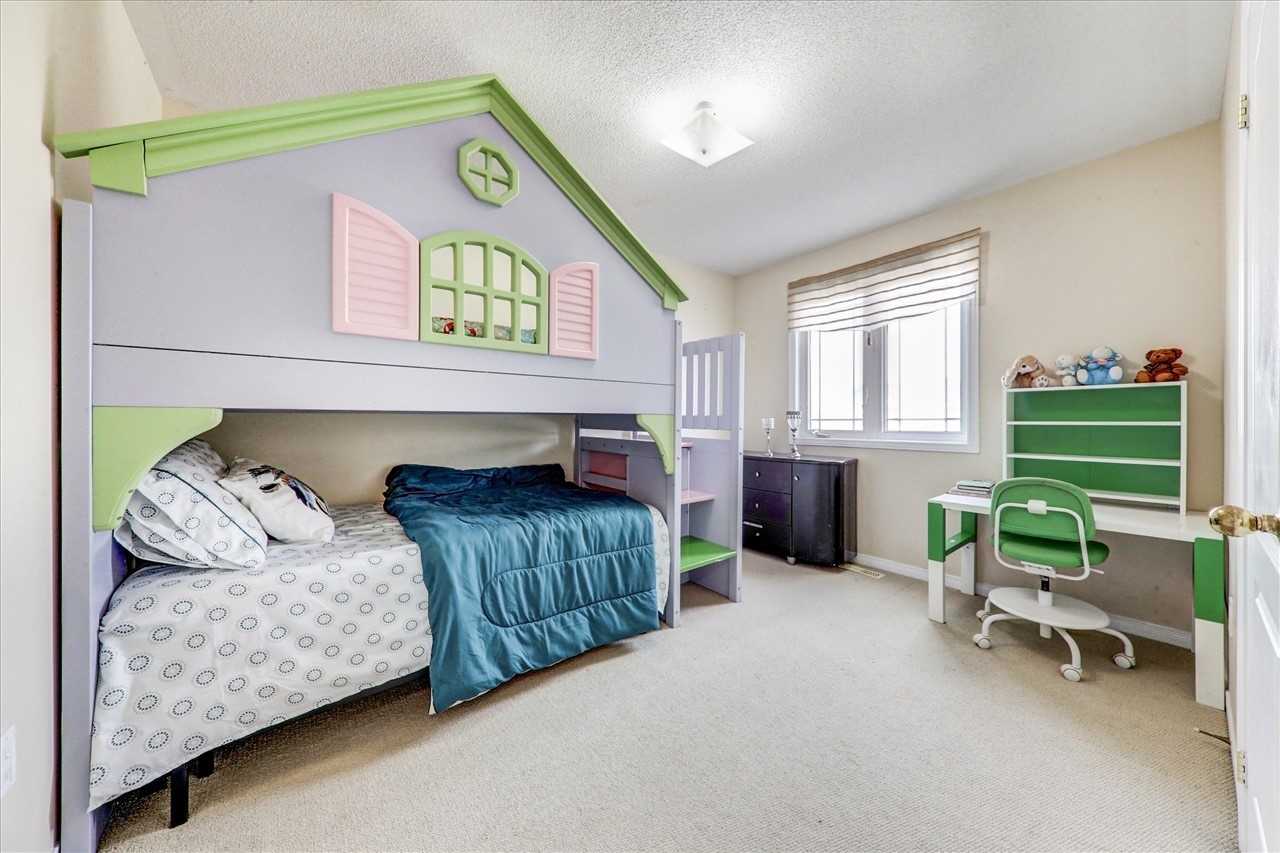 5 Hollier Dr