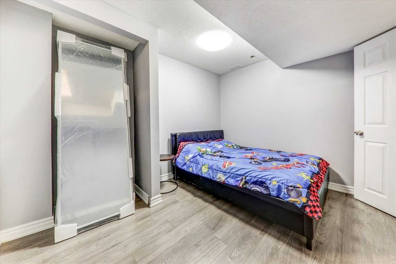5 Hollier Dr