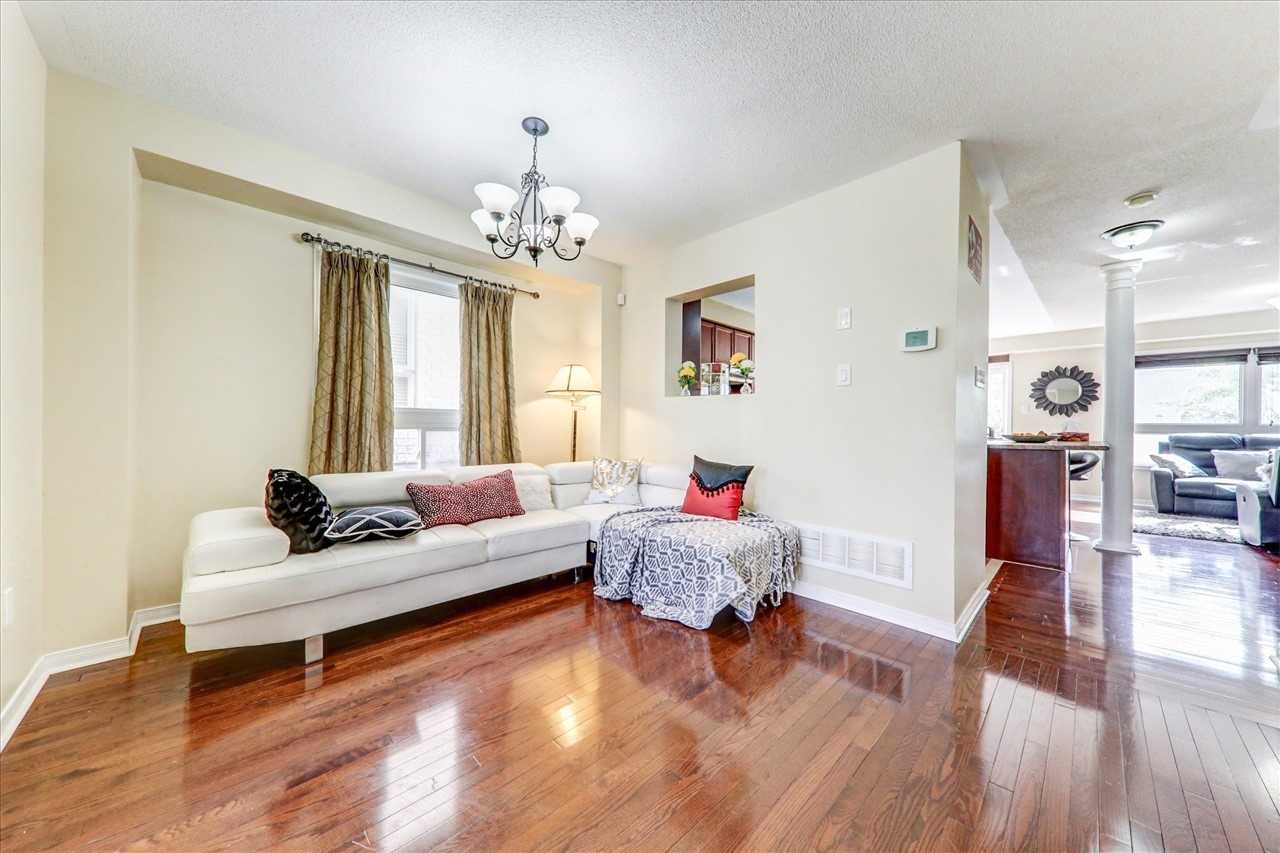 5 Hollier Dr