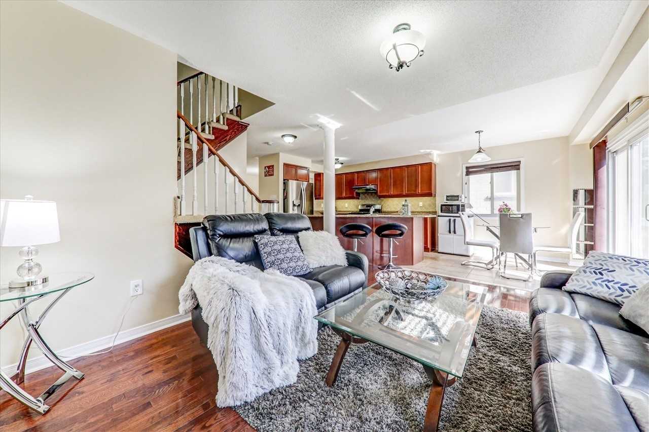 5 Hollier Dr