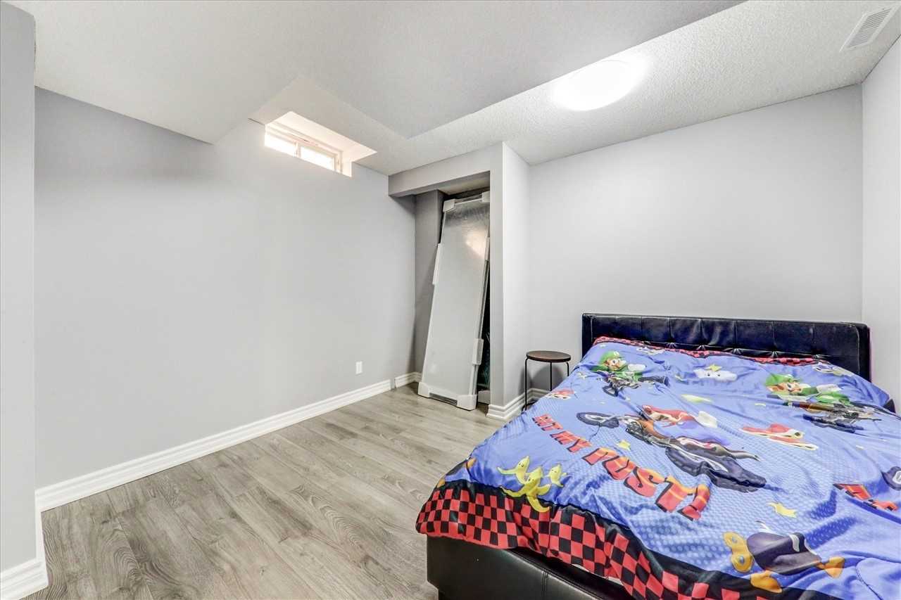 5 Hollier Dr