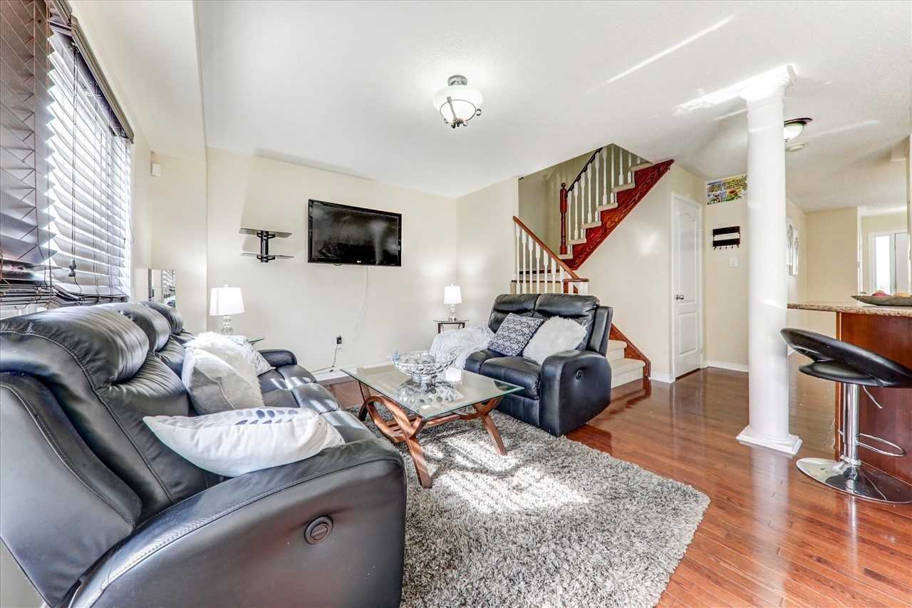 5 Hollier Dr