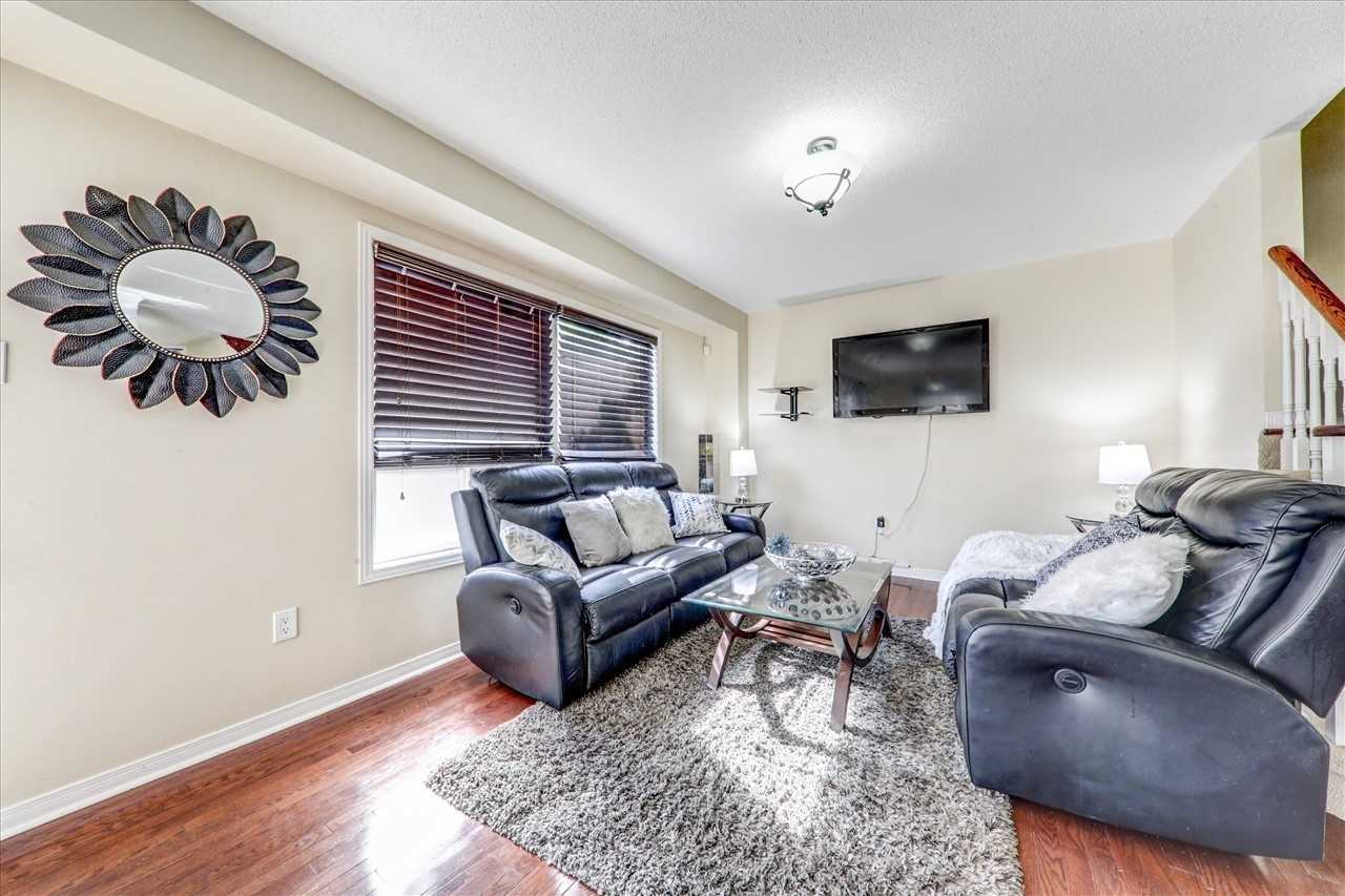 5 Hollier Dr