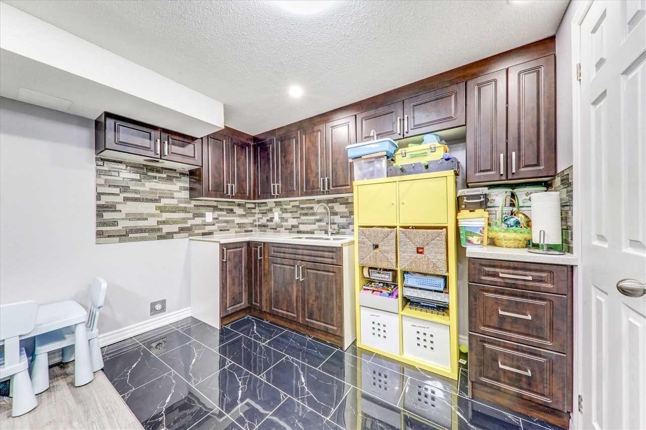 5 Hollier Dr