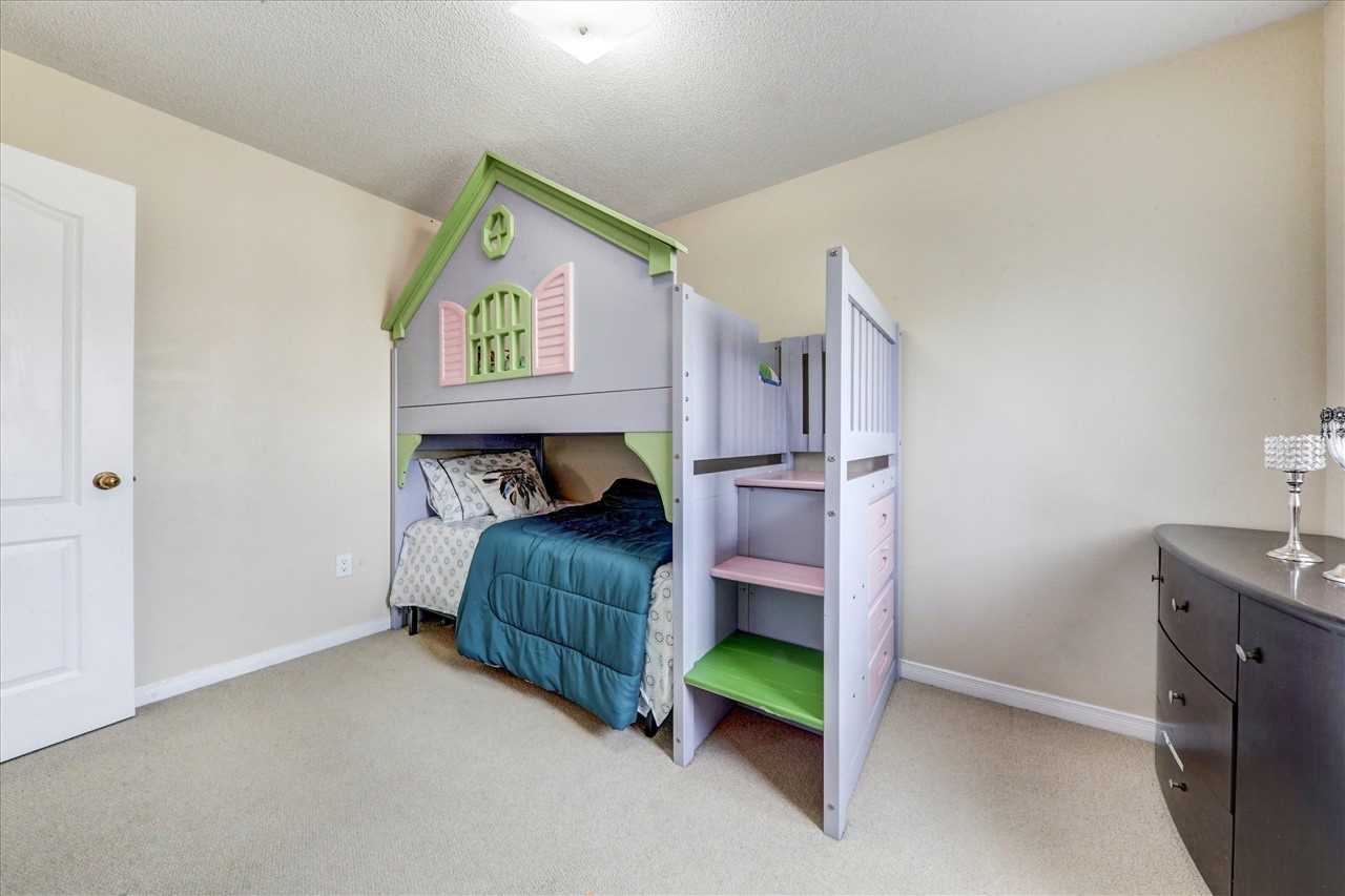 5 Hollier Dr