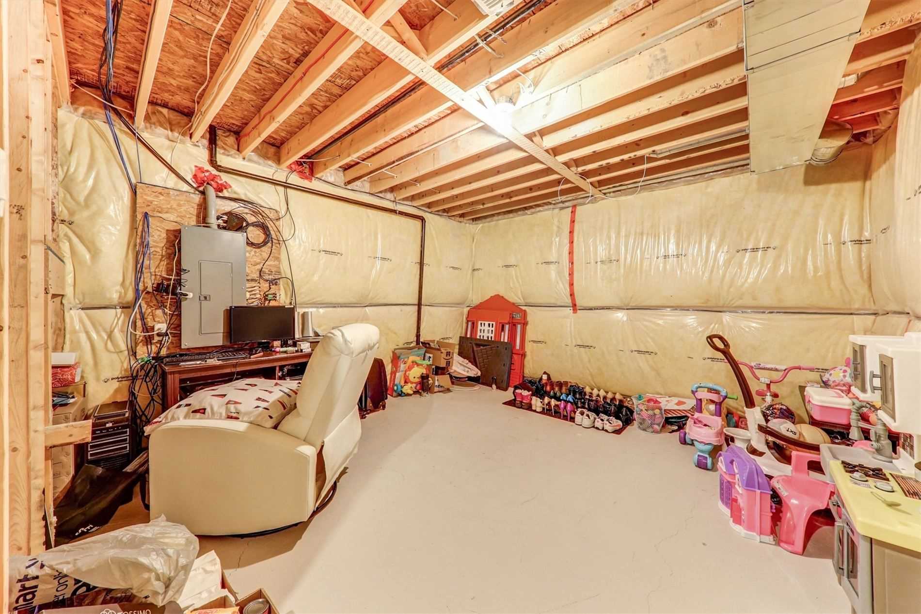 48 Arfield Ave