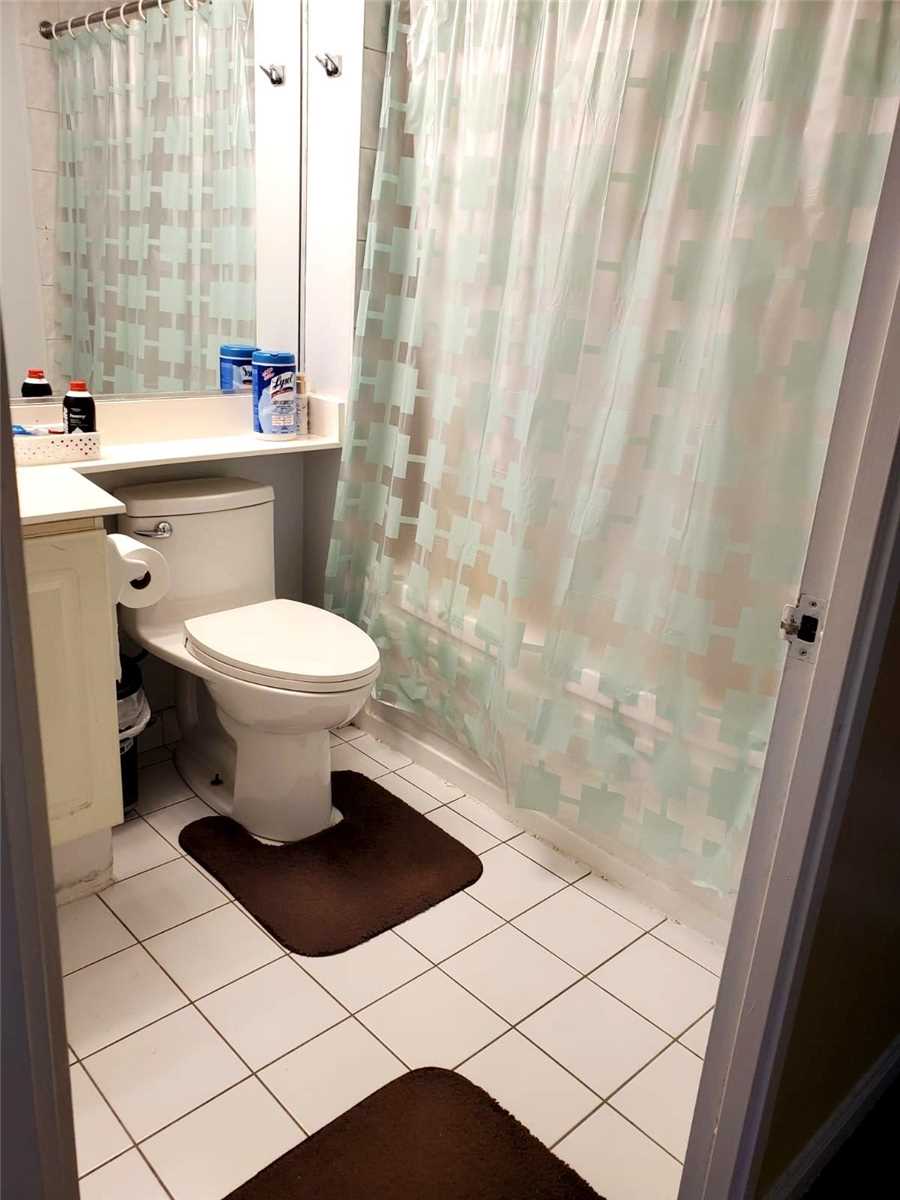 18 Lee Centre Dr, #1807