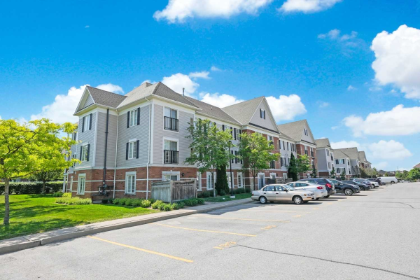 102 Aspen Springs Dr, Clarington