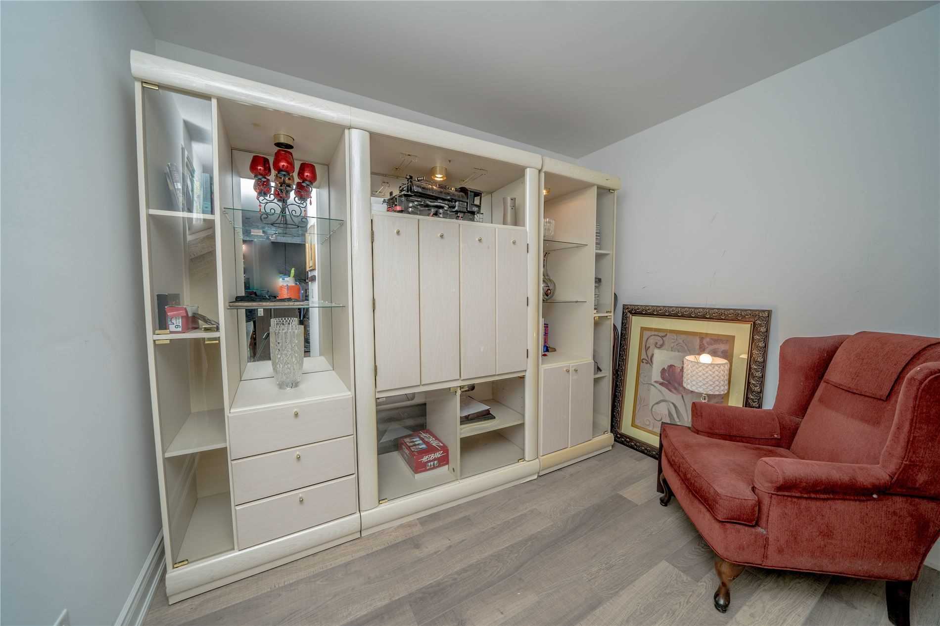 21 Brookhouse Dr, #302