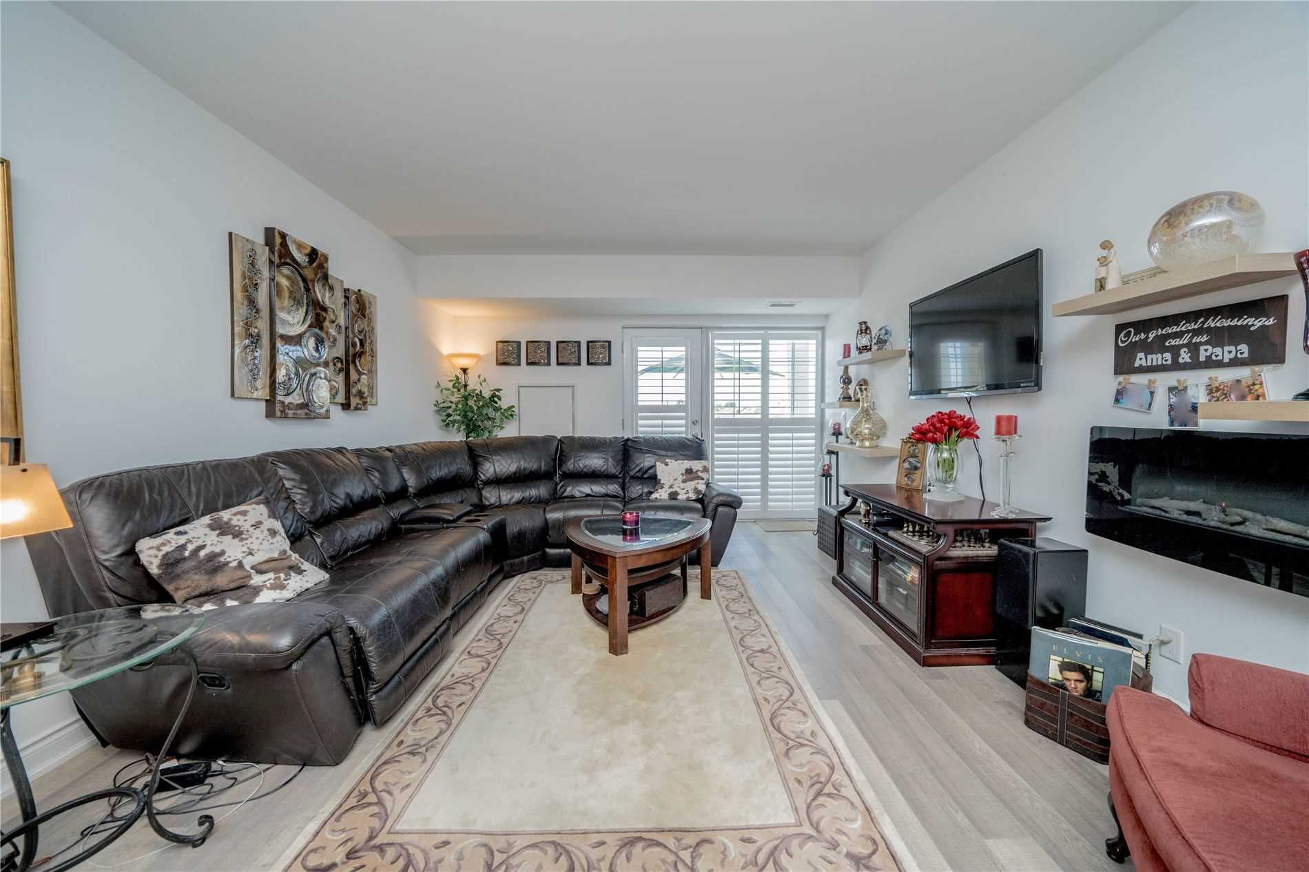 21 Brookhouse Dr, #302